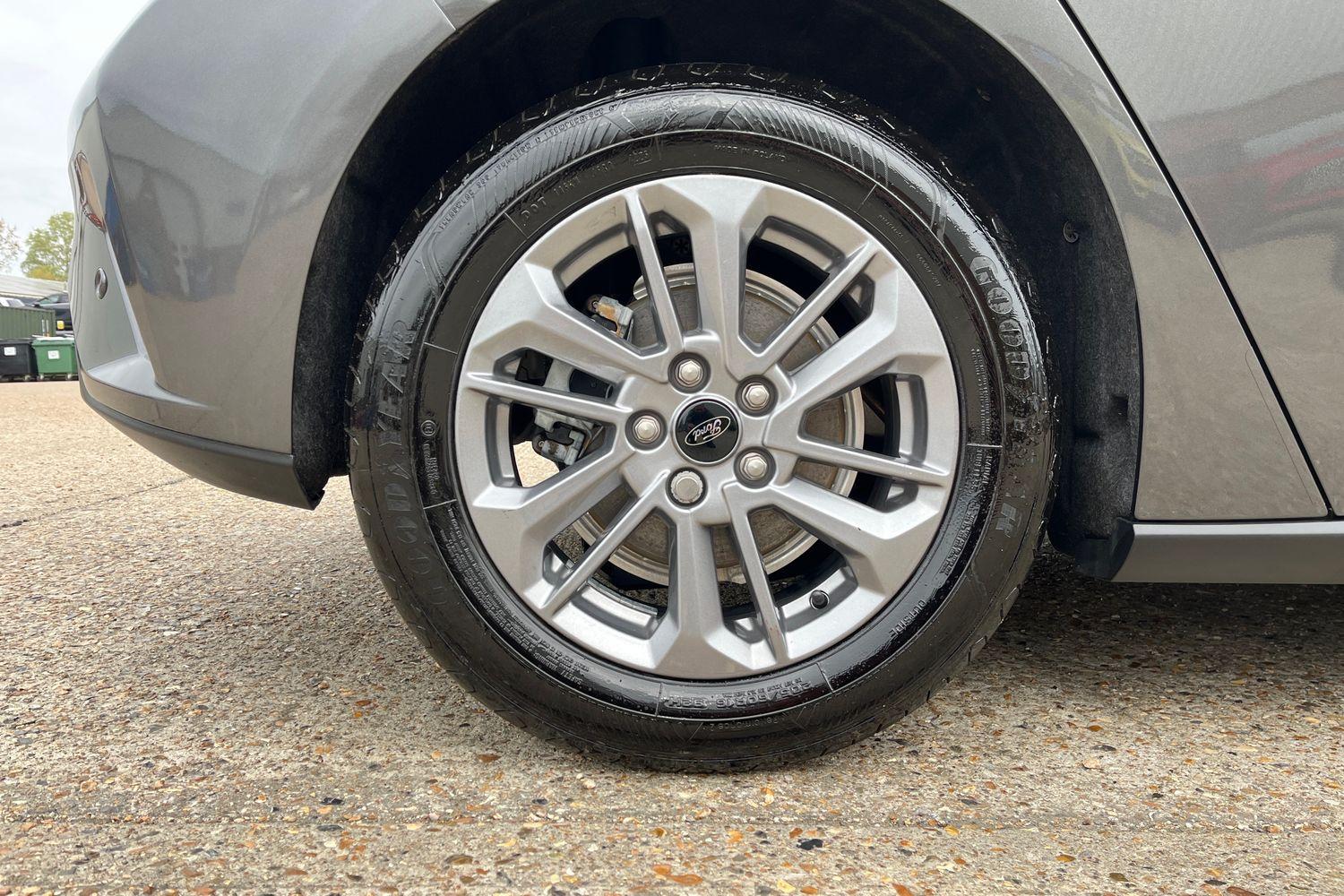 Ford Focus Photo 7