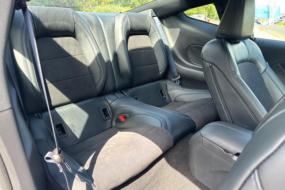 Used Ford MUSTANG 38