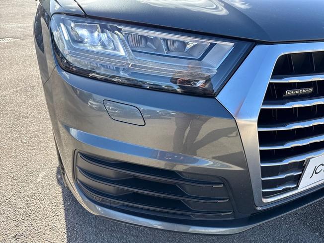 AUDI Q7 Photo 32