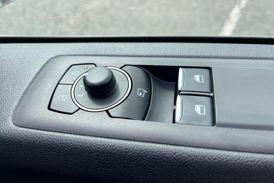 Ford TRANSIT CUSTOM Photo autoimg-565e57e7db3b6a40b7fa4336f65c4a0c49cae054.jpg