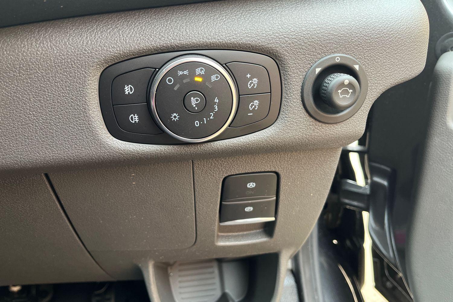 Ford E-TRANSIT Photo 27