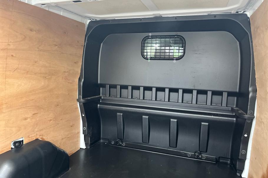 Used Ford TRANSIT CUSTOM LA72HMZ 4
