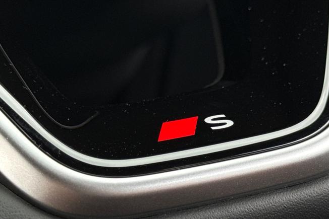 AUDI A6 E-Tron Avant Photo 33