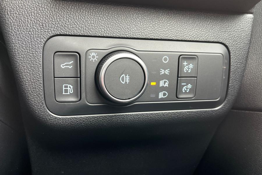 Ford Kuga Photo autoimg-5666382608d70bf7f0b81d0b83be161a131e7222.jpg