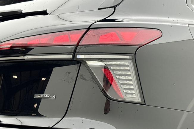 AUDI Q3 Photo 18