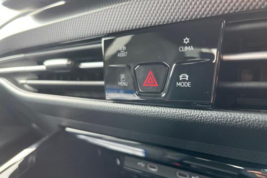 Volkswagen Golf Photo autoimg-566e5b2adbafe5b7763d7ad79ce3f141b99c3ba0.jpg