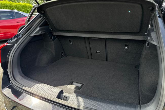 Volkswagen T-Roc Photo 12