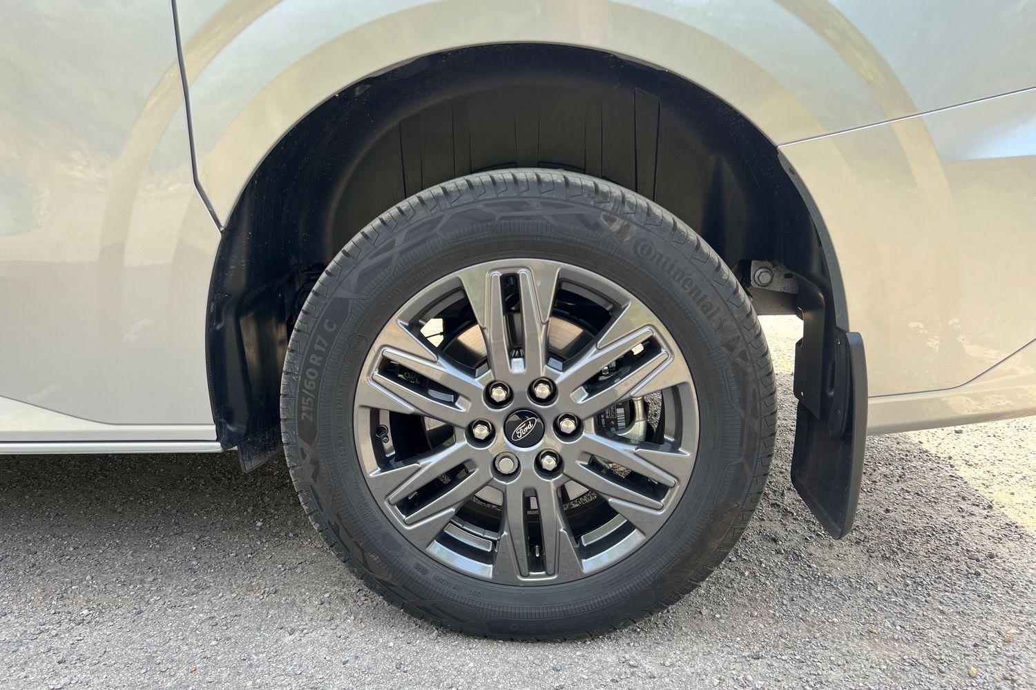 Ford TOURNEO CUSTOM Photo 21