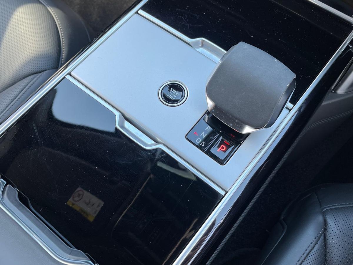 Land Rover Range Rover Photo autoimg-5679315310186f8884c8166be96efd282473fd29.jpg