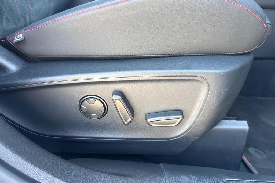 Ford KUGA Photo autoimg-567bd217fe2d0fa4372e6d2bb719fc93e484b11f.jpg