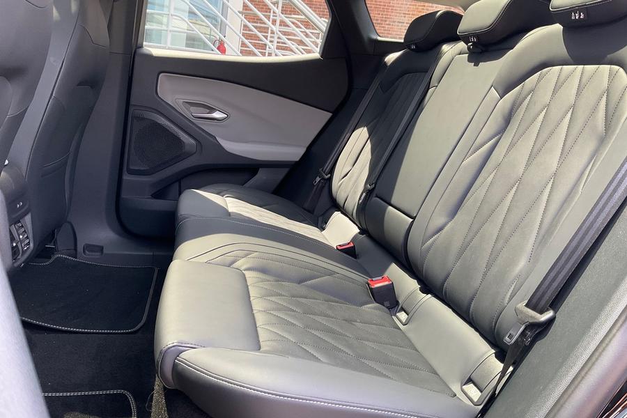 Ford Explorer Photo autoimg-567c593aa1421d1d1020e7c3cecf446afbfbd360.jpg