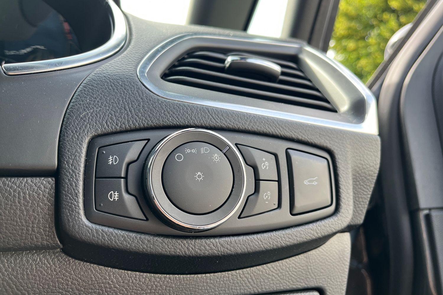 Ford S-MAX Photo 27