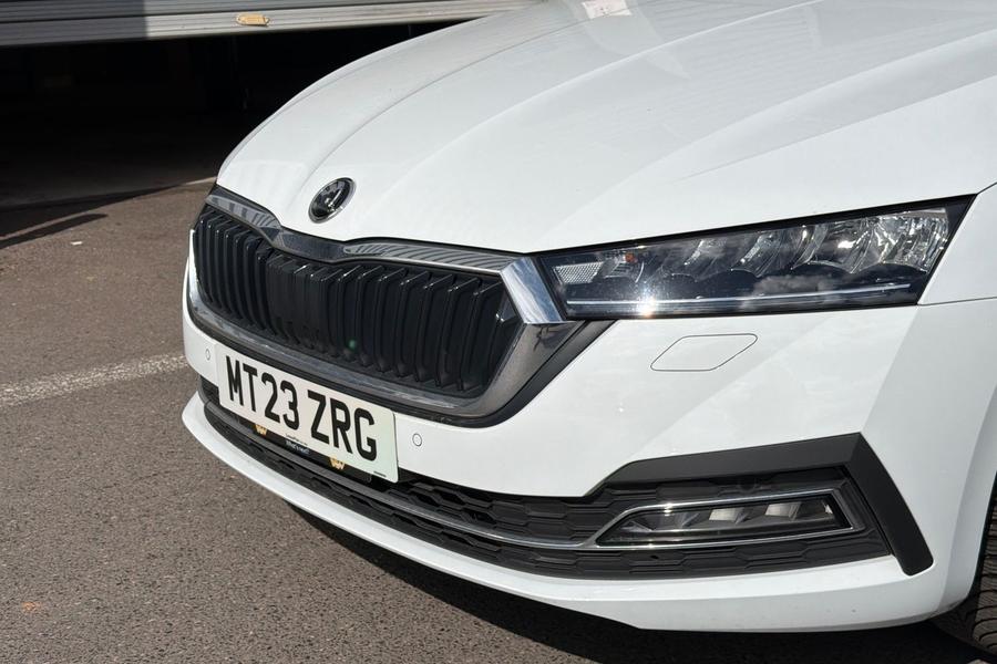 Skoda OCTAVIA Photo autoimg-5682bc3318bbd5b99ab1cf6898a72662807ca239.jpg