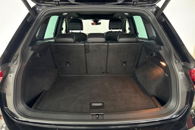 VOLKSWAGEN Tiguan Photo 12