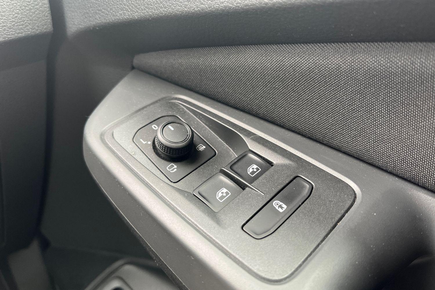 Ford TRANSIT CONNECT Photo 16