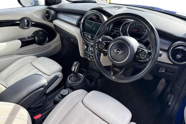 MINI Convertible Photo 6