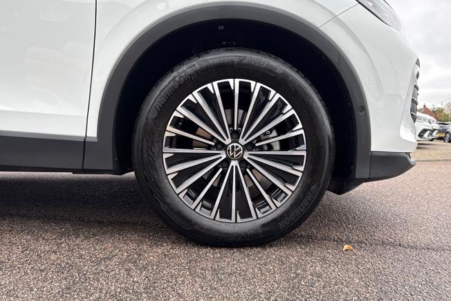 VOLKSWAGEN Tiguan Photo 5