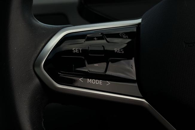 VOLKSWAGEN ID.3 Photo 16