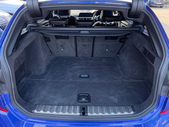 BMW 3 Series Photo 12