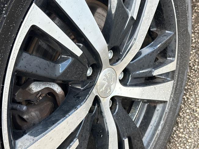 PEUGEOT 5008 Photo 31