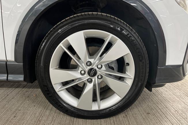 AUDI Q2 Photo 5