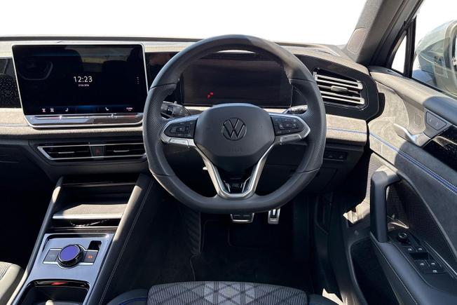 VOLKSWAGEN Tiguan Photo 11