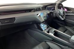 Audi Q8 E-Tron Photo 2