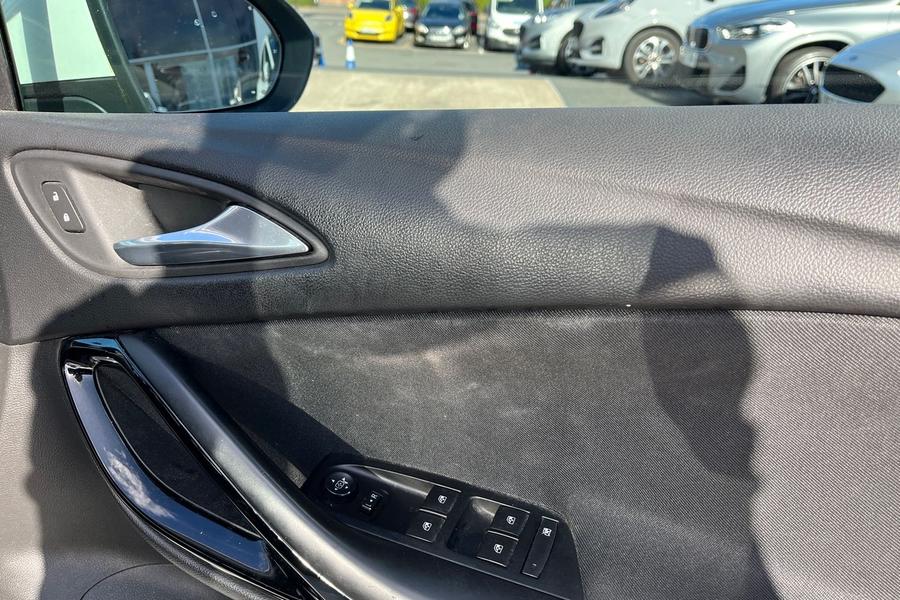 Vauxhall ASTRA Photo autoimg-568de56a32e75f080772bcd07443da861facd88d.jpg