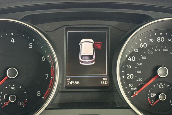 VOLKSWAGEN Tiguan Photo 15