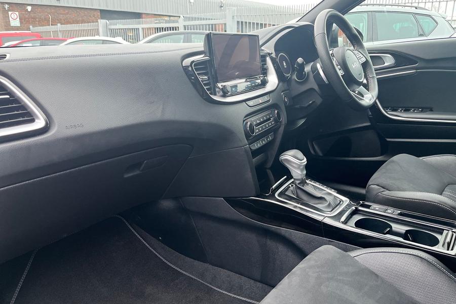 Kia XCEED Photo autoimg-5694620251d7d9180f02654f0ba158c75804a5d2.jpg