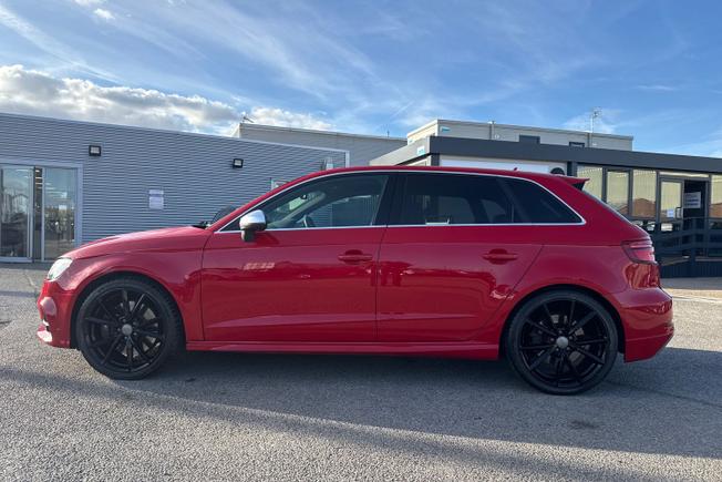 AUDI S3 Photo 25