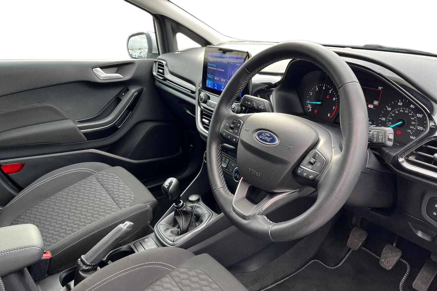 Ford FIESTA Photo 8