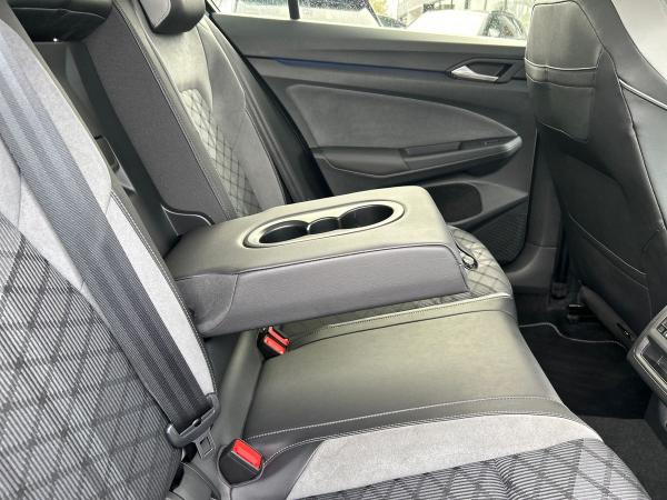 Volkswagen Golf Photo autoimg-56995224609a2d45ca209561714b8021cdf7a2ae.jpg