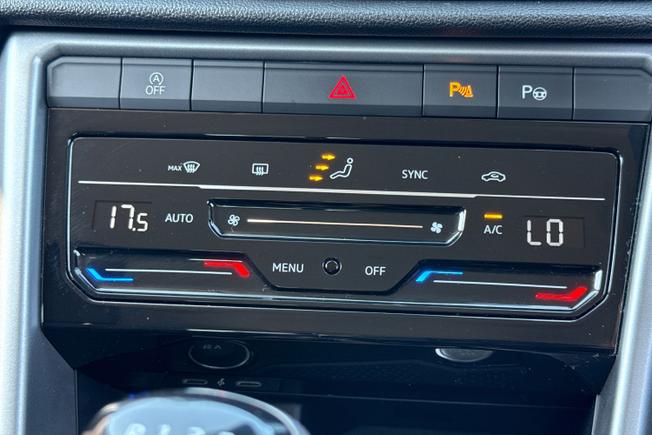 VOLKSWAGEN T-Roc Photo 36