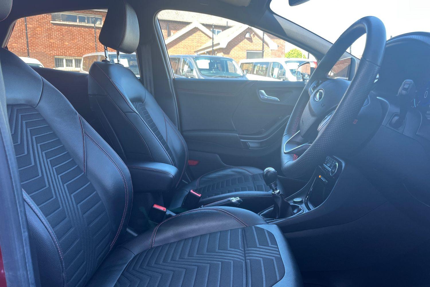Ford PUMA Photo 16