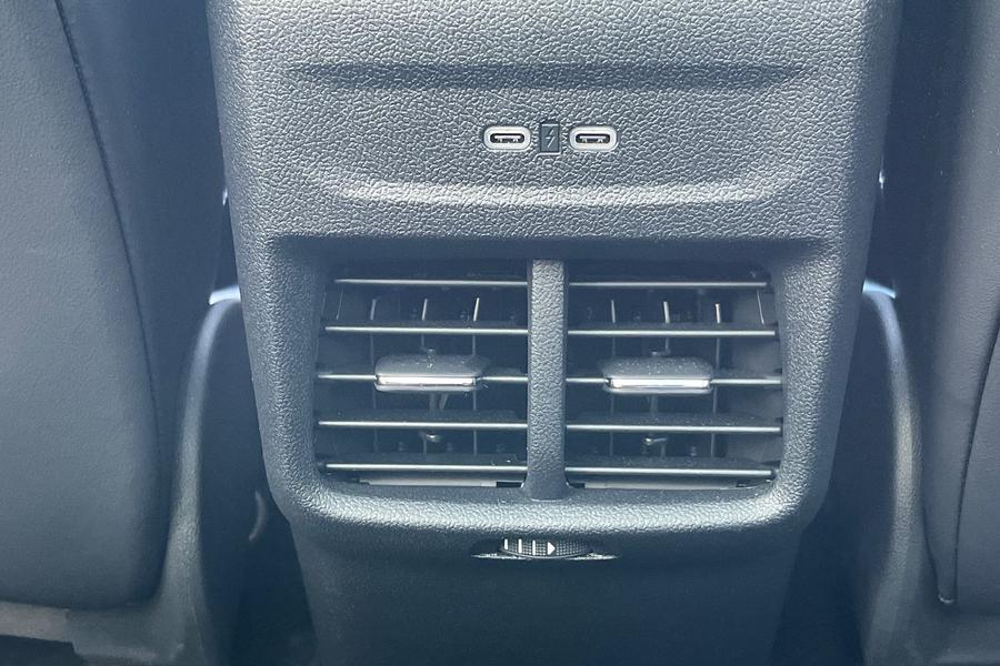 Ford Explorer Photo autoimg-56a0264fc154bed9eea5757acdb940eb134df244.jpg