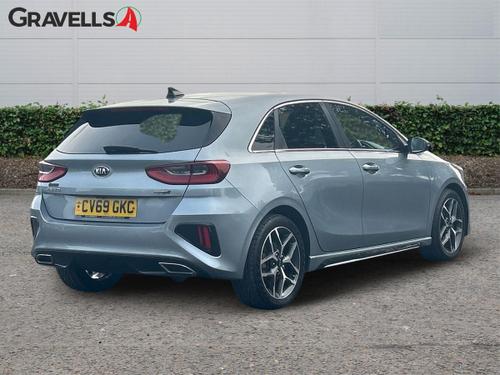 Kia CEED Photo autoimg-56a32d95450bf5dd48d30ec7048a2bc10e0ca0dc.jpg