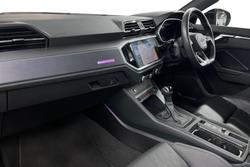 AUDI Q3 Photo 2