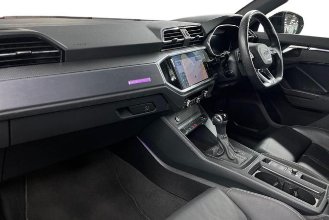AUDI Q3 Photo 2