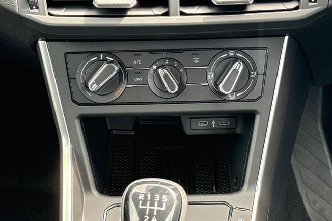 VOLKSWAGEN Polo Photo 25