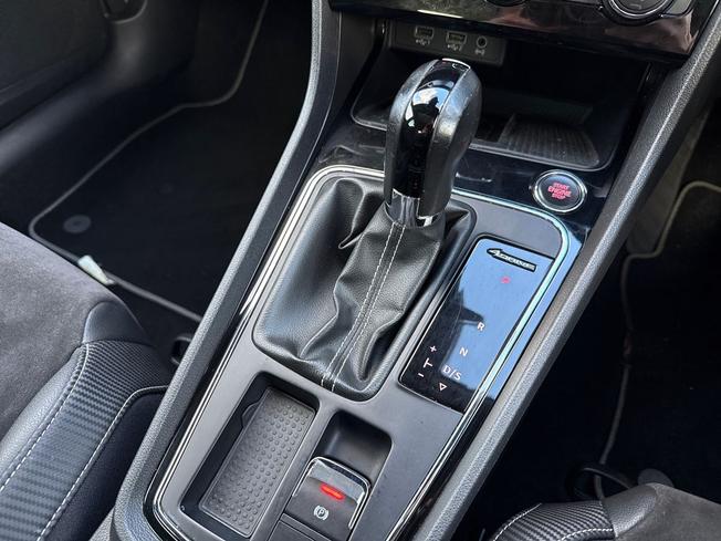 SEAT Leon Photo 36