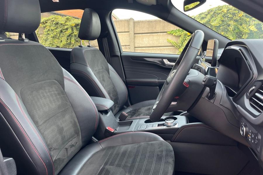 Ford KUGA Photo autoimg-56b2b98dca9a2d7cb264a4d09539114c076f99be.jpg