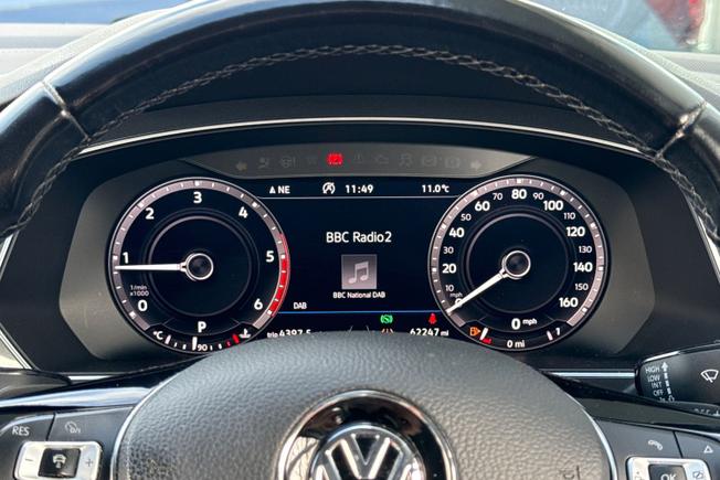 VOLKSWAGEN Tiguan Photo 15