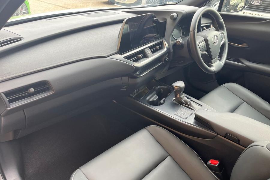 Lexus UX Photo autoimg-56bbcd2db1b91f190feaeb882b94161a2c4ec2fe.jpg