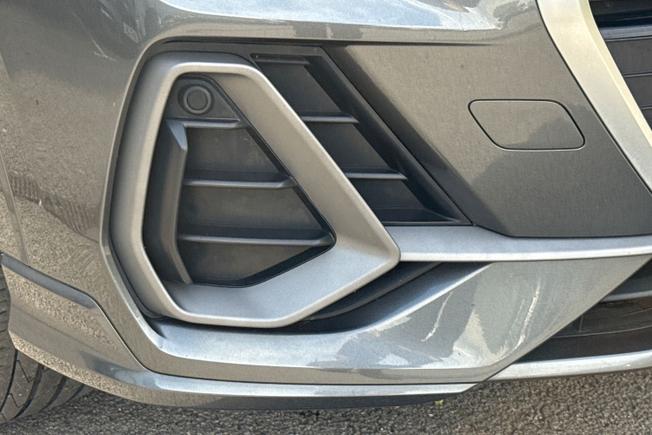AUDI Q3 Photo 21