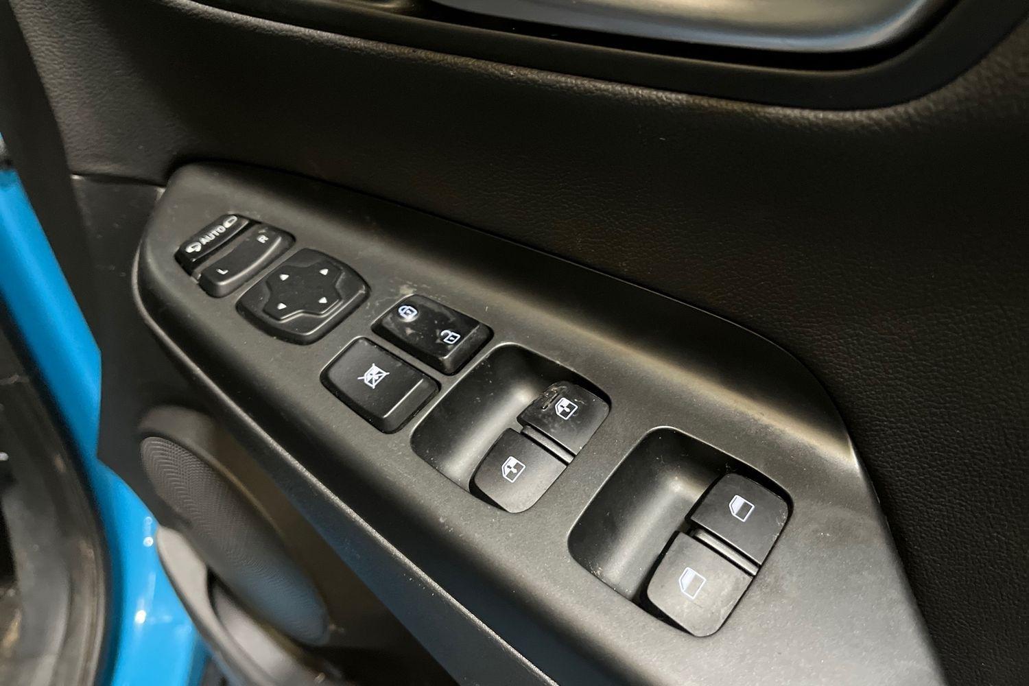 Hyundai KONA Photo 15