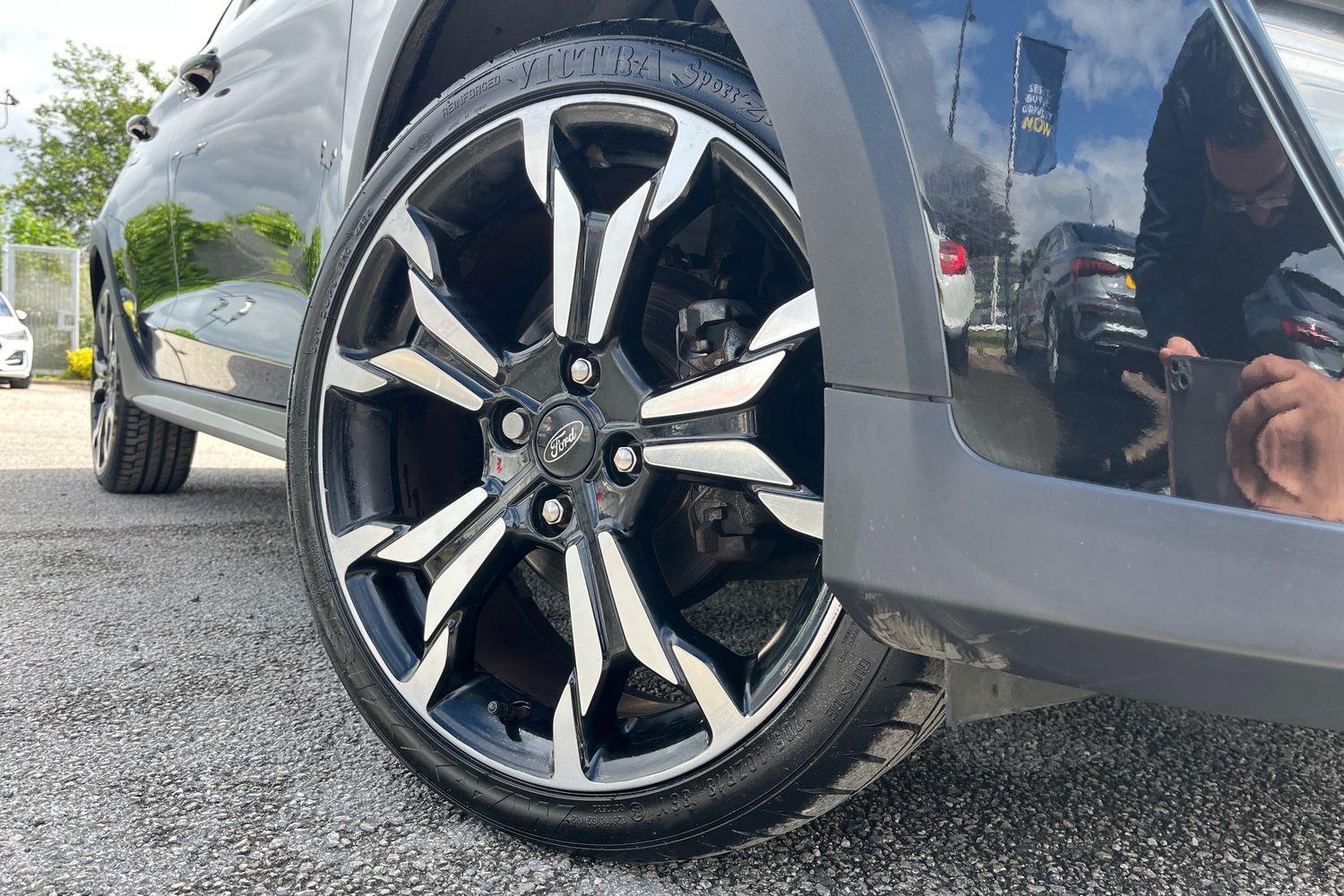 Ford Fiesta Photo 7