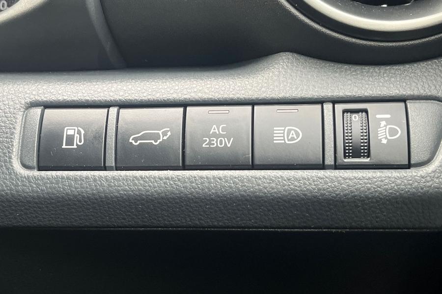 Toyota C-HR Photo autoimg-56c9f8f45093ceb1f4b261e054598bd76c1c7a60.jpg