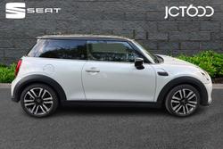 MINI Hatch Photo 4