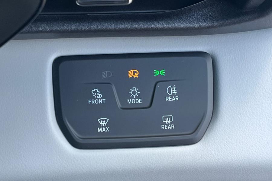 Ford Explorer Photo autoimg-56d26f43e50e9cad79ab1240678ad0523809ce0b.jpg